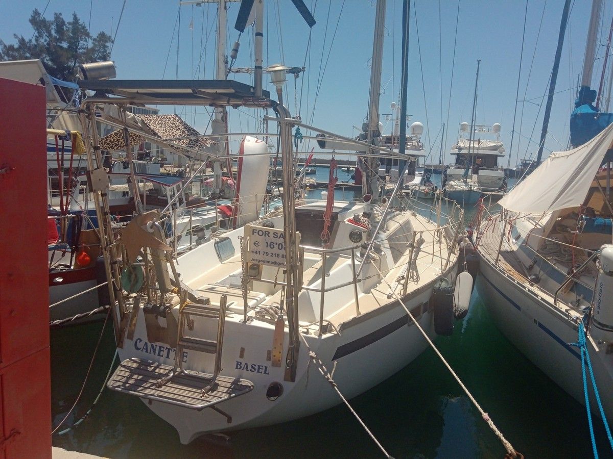 Парусная яхта бу в Греции